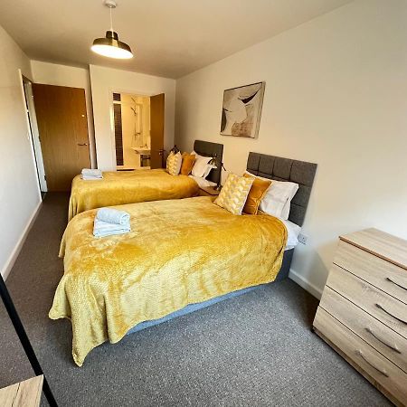 2 Bedroom, 2 Bathroom Modern Apartment Close To Ocean Village, Free Parking, Single Or Double Beds Σαουθάμπτον Εξωτερικό φωτογραφία