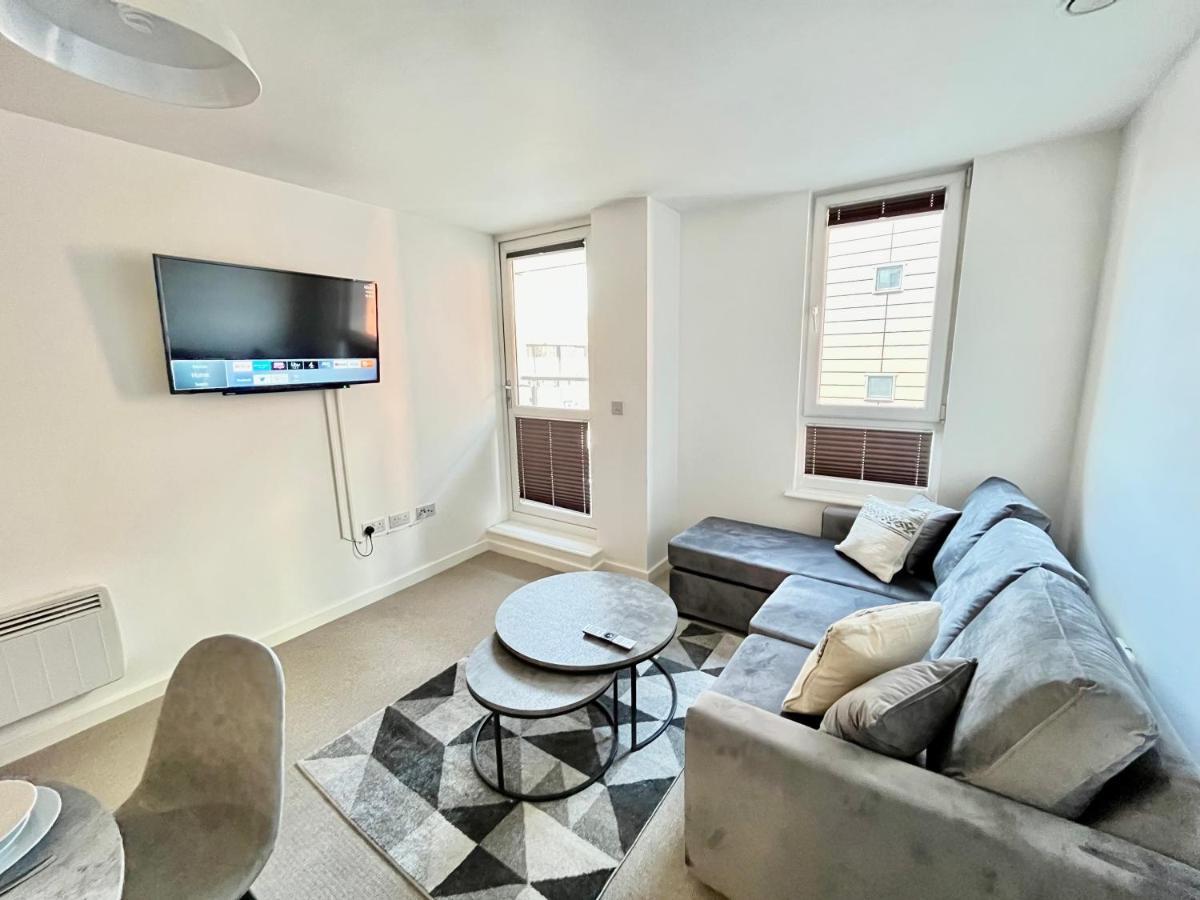 2 Bedroom, 2 Bathroom Modern Apartment Close To Ocean Village, Free Parking, Single Or Double Beds Σαουθάμπτον Εξωτερικό φωτογραφία