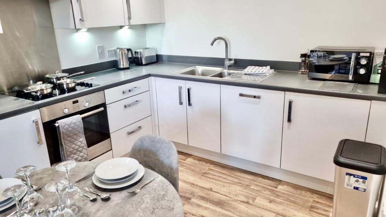 2 Bedroom, 2 Bathroom Modern Apartment Close To Ocean Village, Free Parking, Single Or Double Beds Σαουθάμπτον Εξωτερικό φωτογραφία