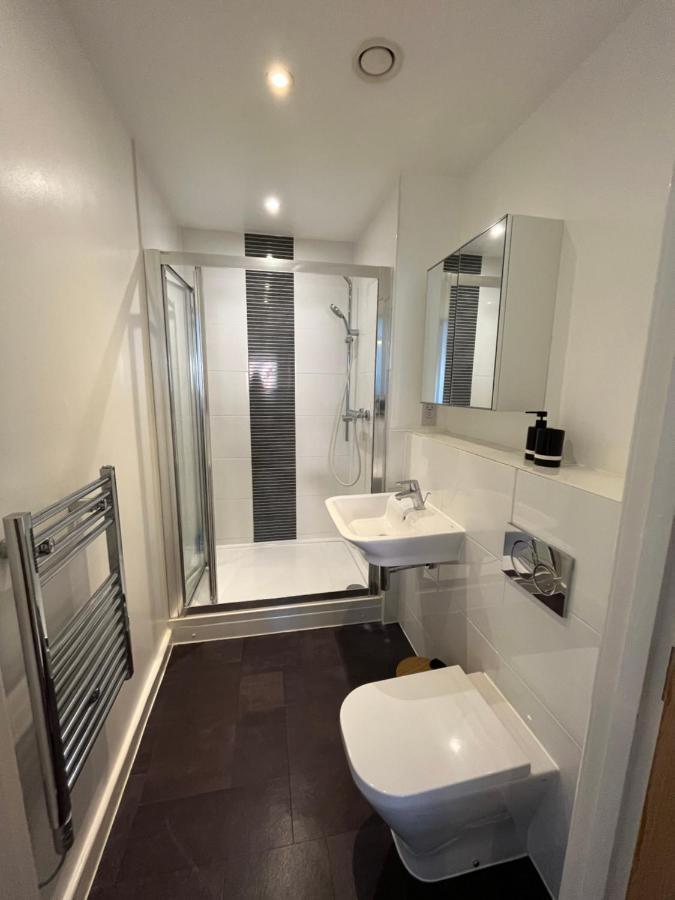 2 Bedroom, 2 Bathroom Modern Apartment Close To Ocean Village, Free Parking, Single Or Double Beds Σαουθάμπτον Εξωτερικό φωτογραφία